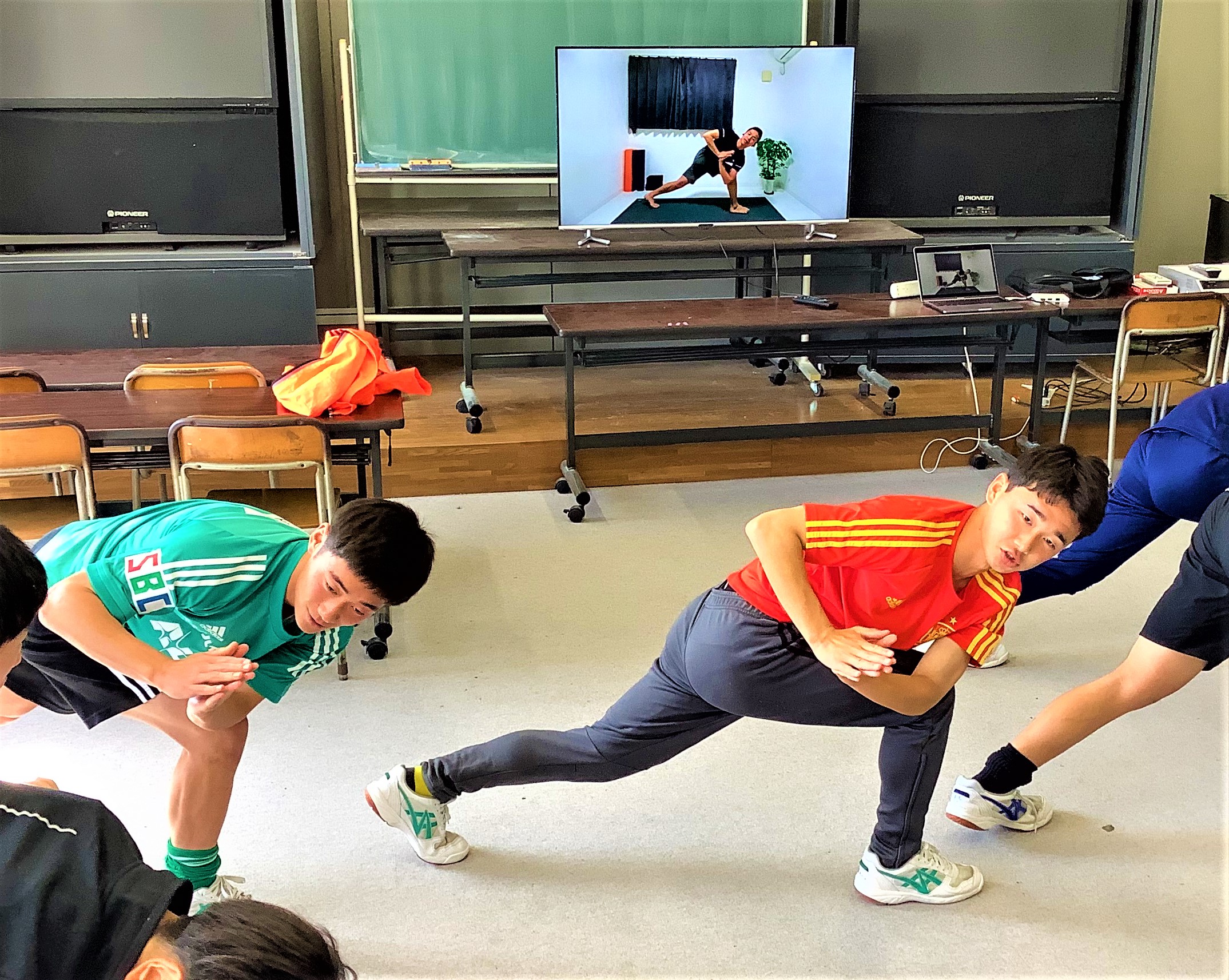4月22日(木) 4月22日(木)